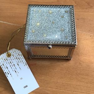 Nicole Miller jewelry box